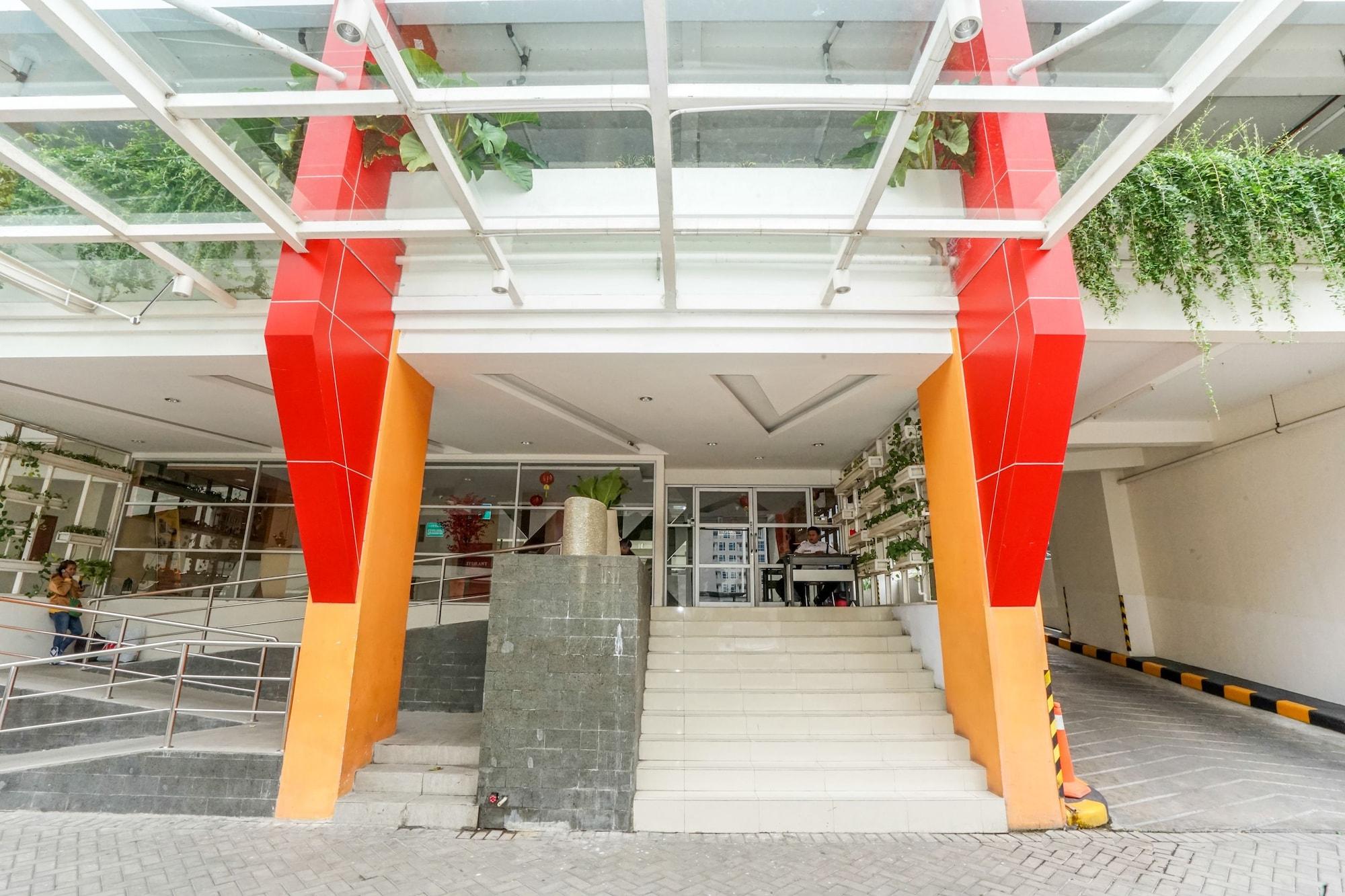Super Oyo Capital O 91962 Pavilion Permata Surabaya Eksteriør billede