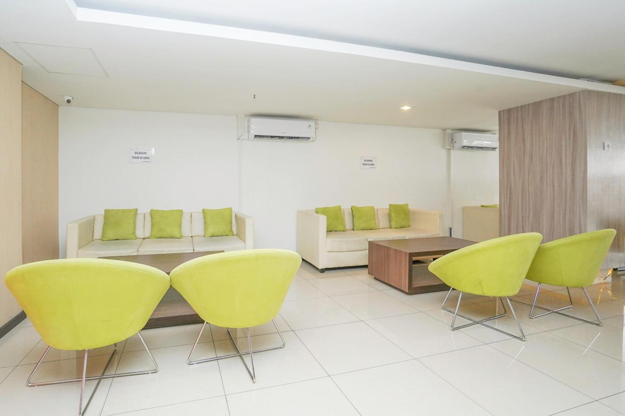 Super Oyo Capital O 91962 Pavilion Permata Surabaya Eksteriør billede