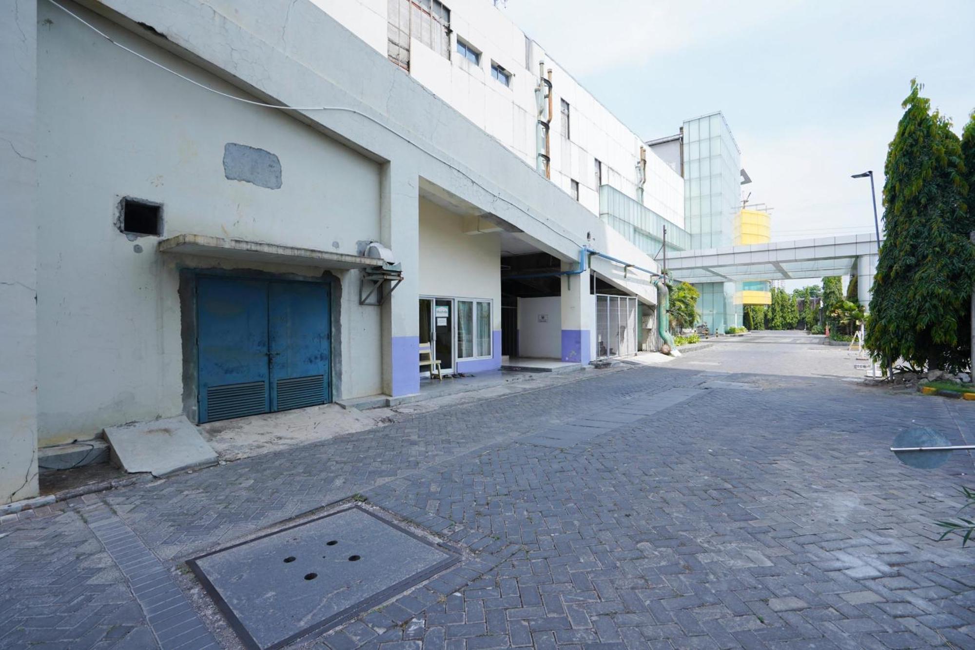 Super Oyo Capital O 91962 Pavilion Permata Surabaya Eksteriør billede